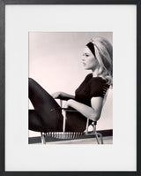 BRIGITTE BARDOT ON SET OF FILM VIE PRIVEE 1