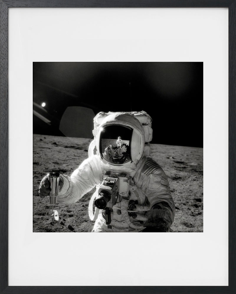 YELLOWKORNERフォトアート「Alan Bean, Apollo 12」 ALAN BEAN, APOLLO 12 – ROOM＋