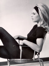 BRIGITTE BARDOT ON SET OF FILM VIE PRIVEE 1