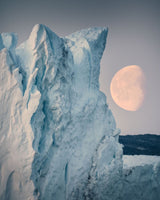 I AM THE MOON